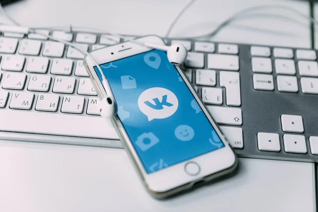 computer, iphone, technology, the internet, keyboard, iphone8, vk, vkontakte, social media, white, apple, vkontakte, vkontakte, vkontakte, vkontakte, vkontakte. Two vendor social media template stories: workflow lessons and a local test before you copy them